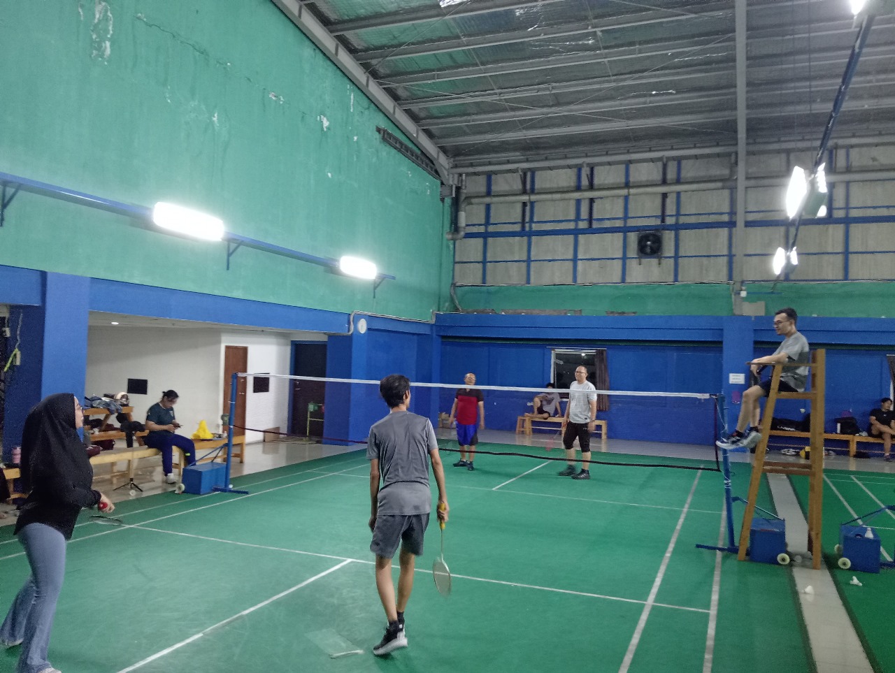 Kegiatan Badminton LSBU PSAT