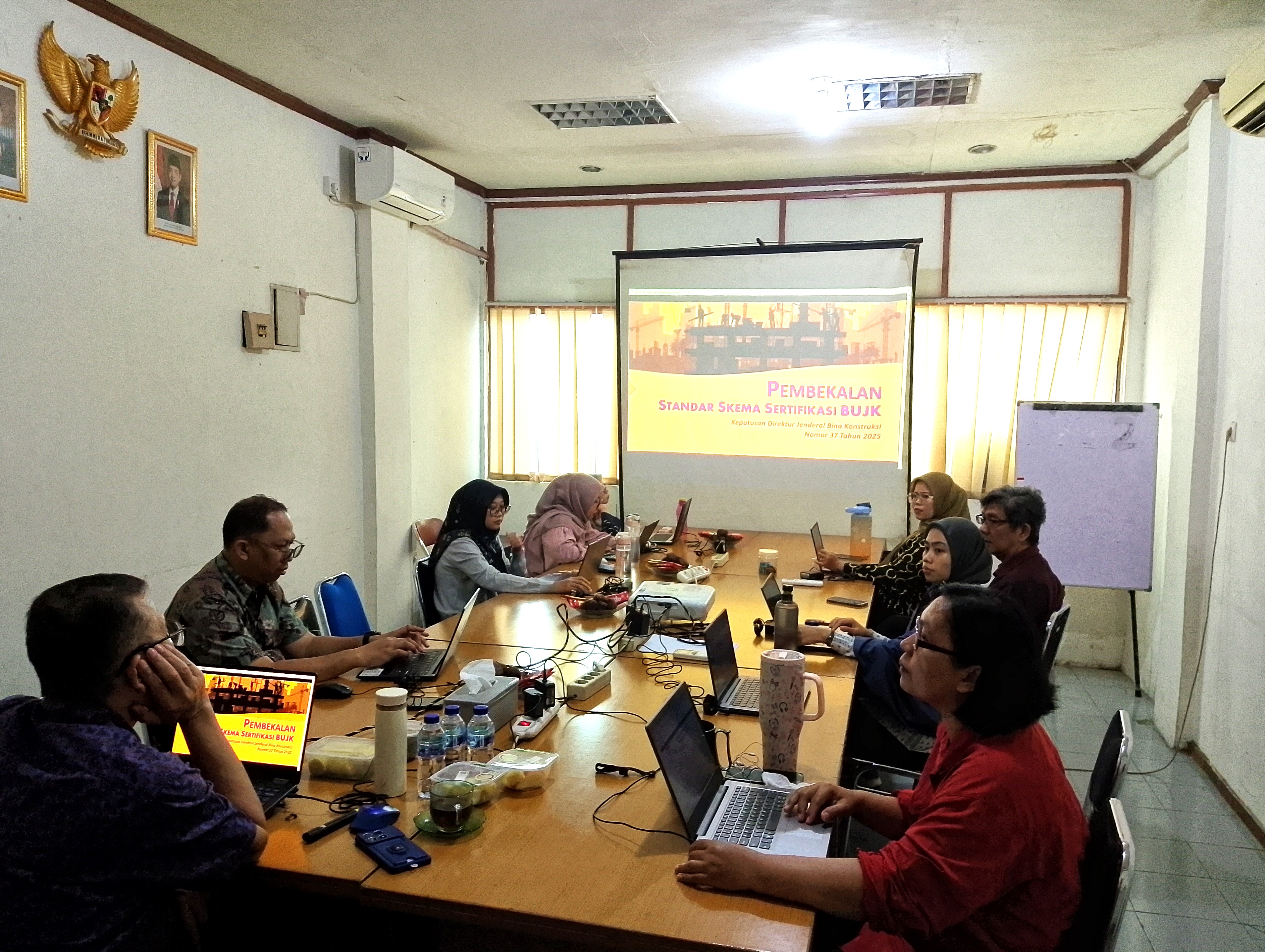 Pembekalan Sk 37/KPTS/DK/2025 Kepada Semua personil LSBU PSAT